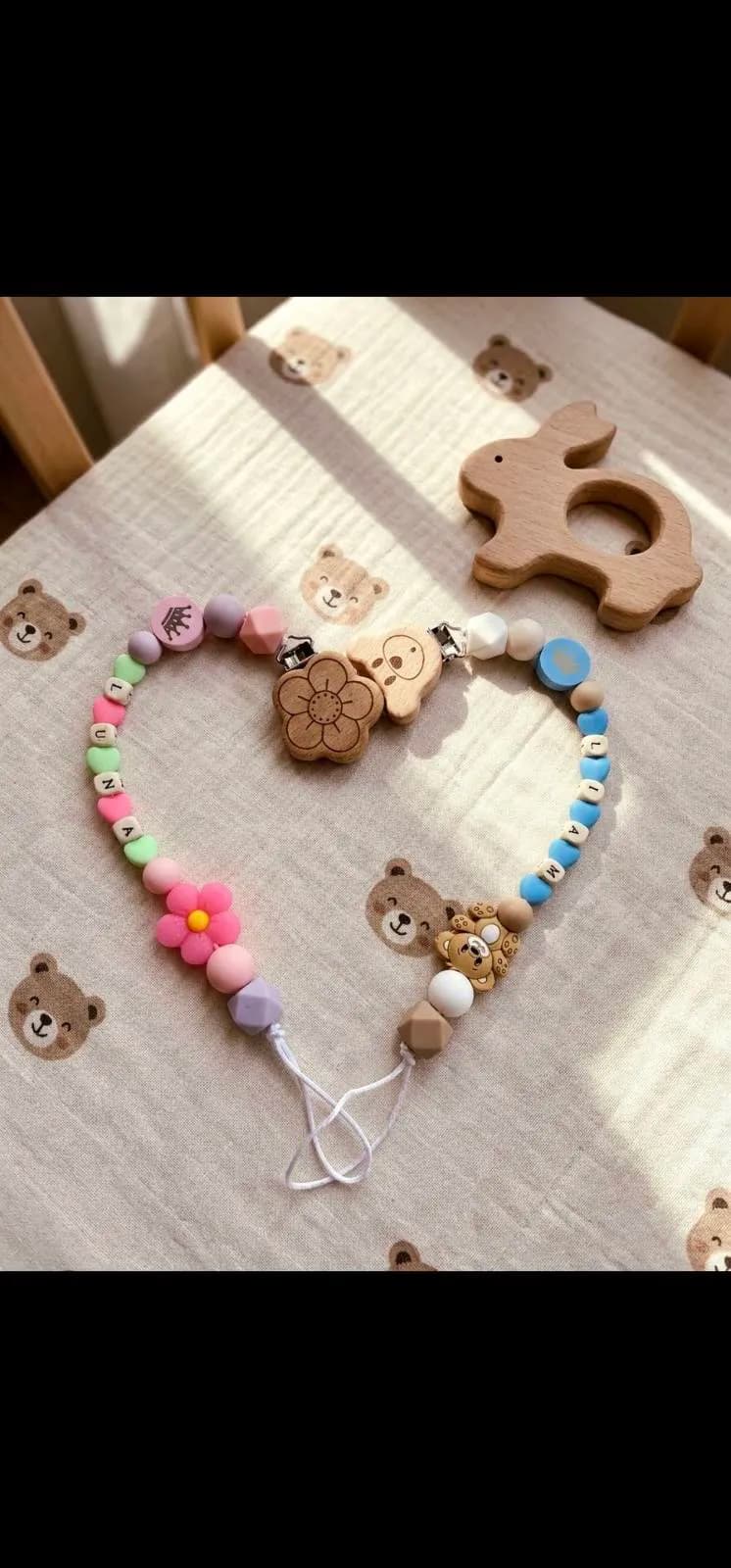 Varëse Çuçosh | Pacifier Clips