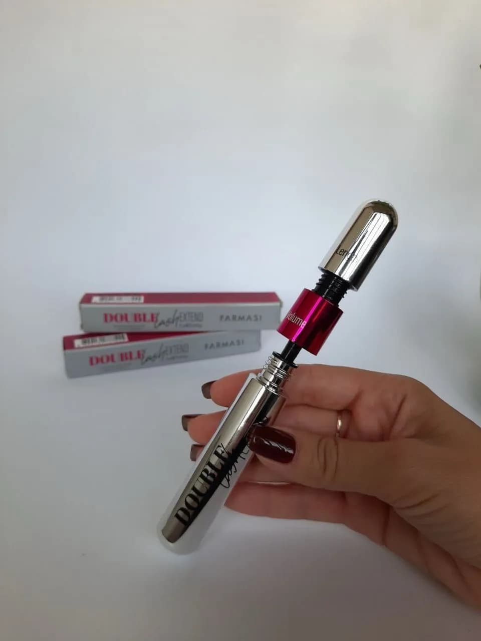 Double Lash Mascara — foto 1