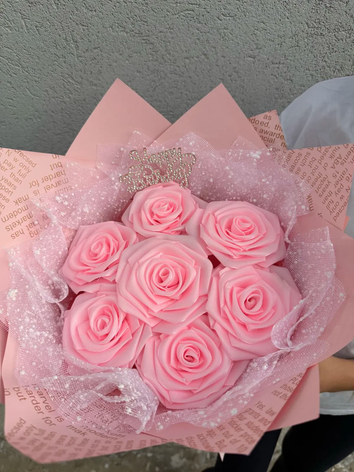 Buket Trëndafilash Rozë me Kurorë ose happy birthday — foto 1