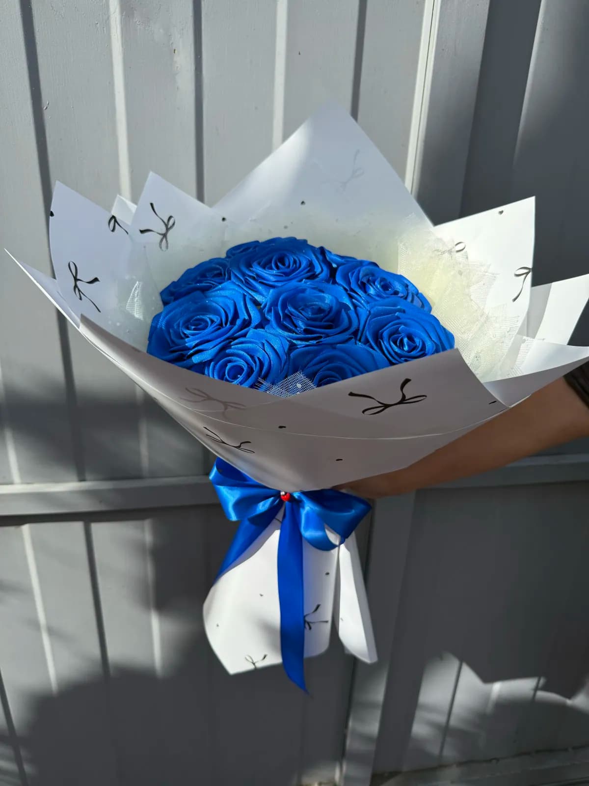 Buqe me Trëndafile Blu sateni