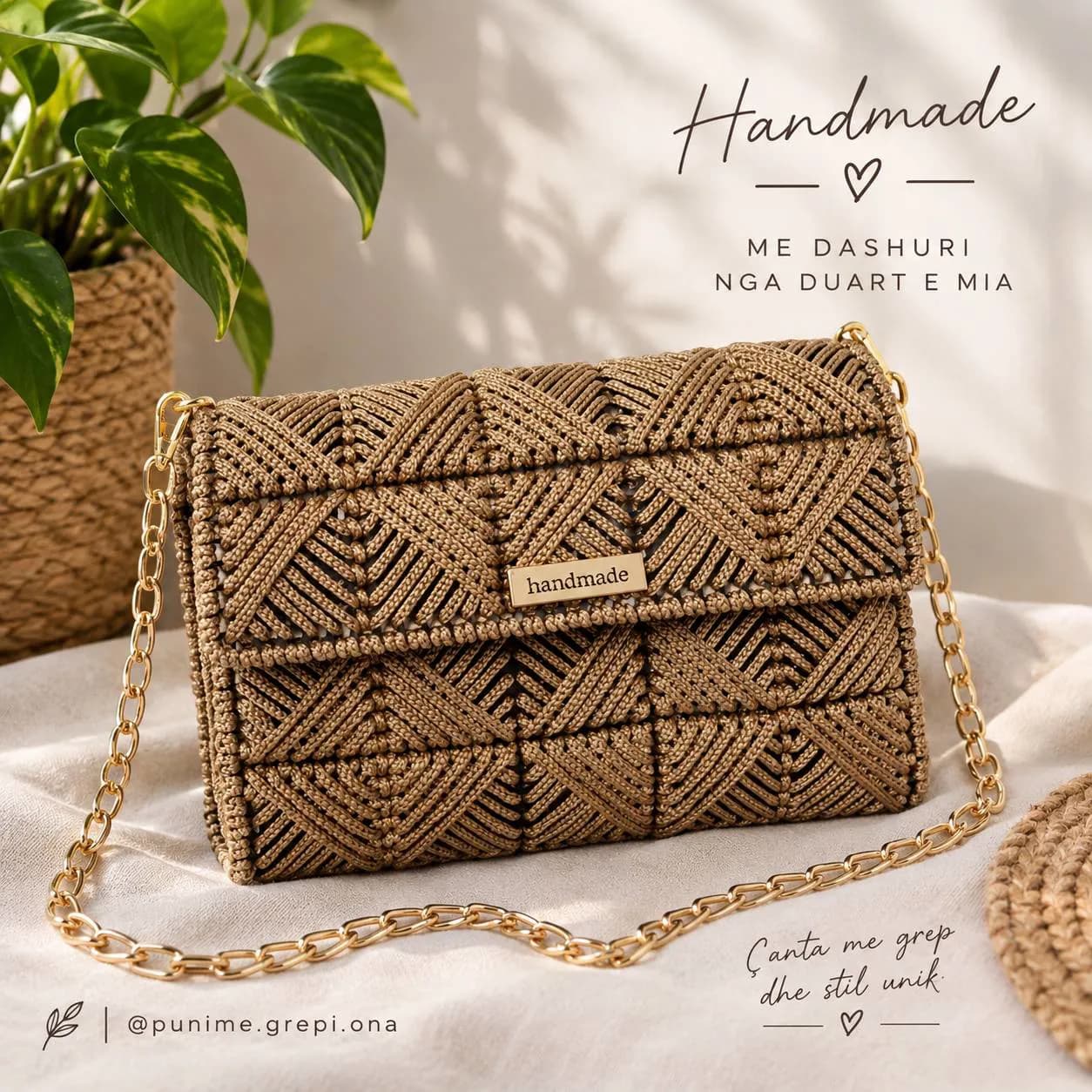 Çantë Dorë Handmade me Zinxhir Ar