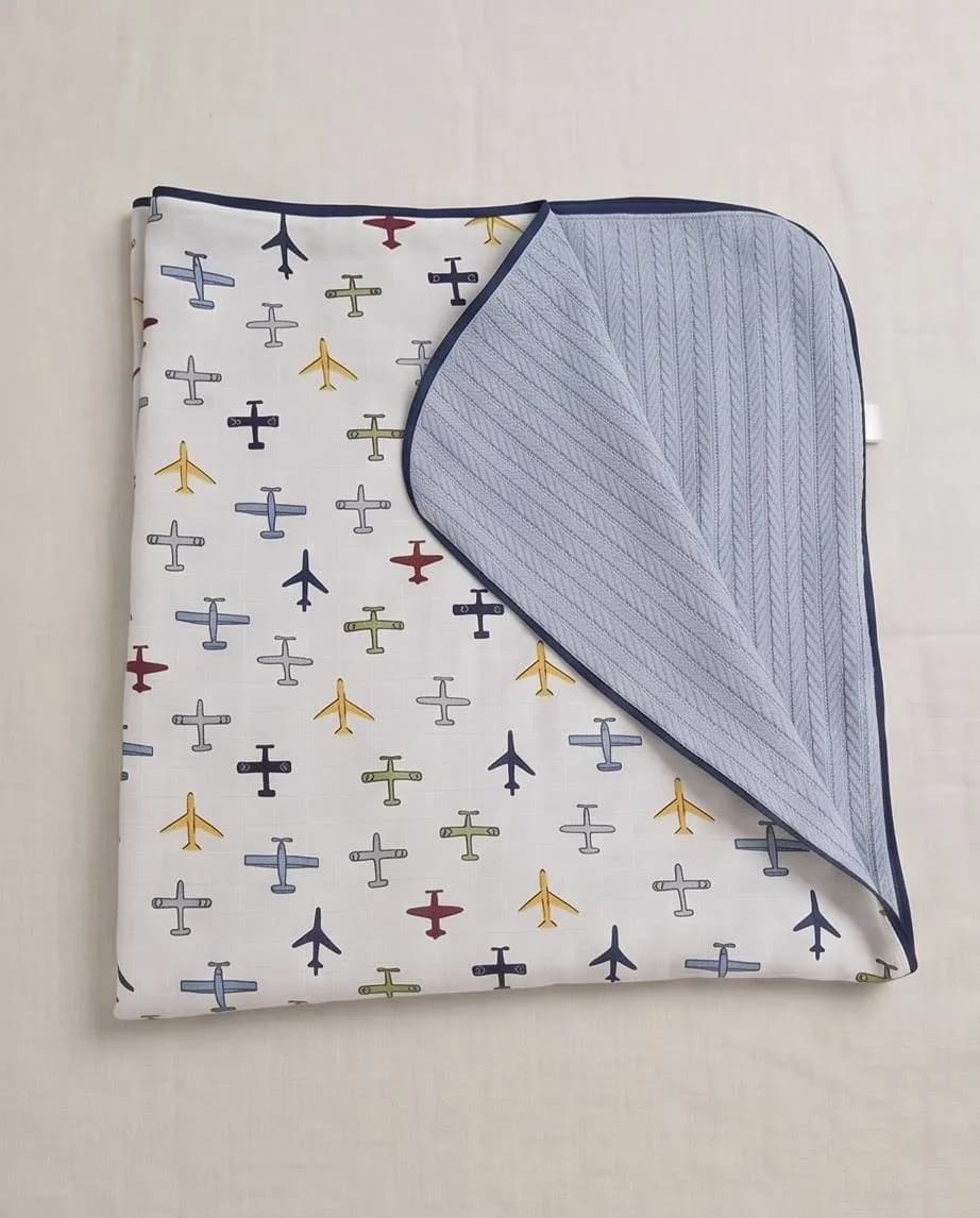 Batanije për Krevatin e Foshnjës me Motiv Aeroplanësh — foto 2