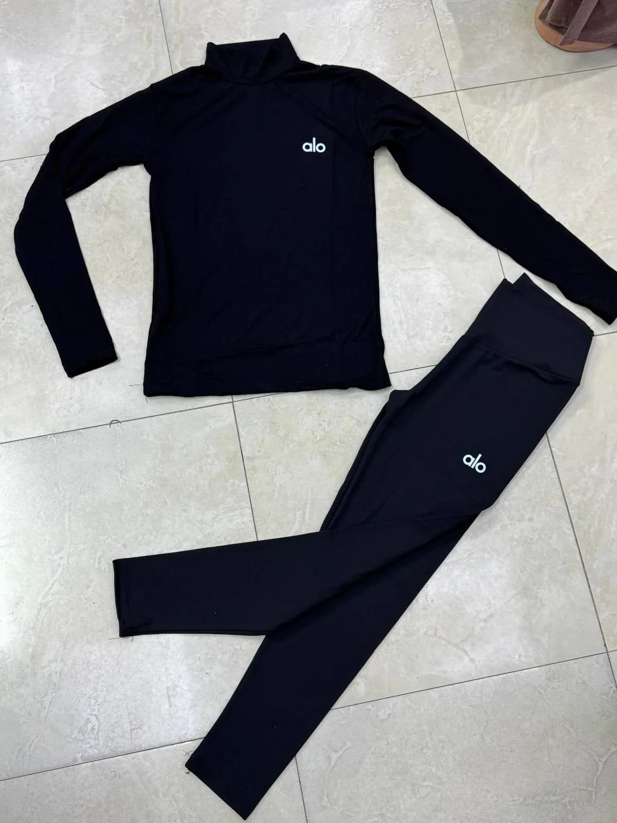 Kompleti Sportiv Alo - Bluza dhe streçe  — foto 1
