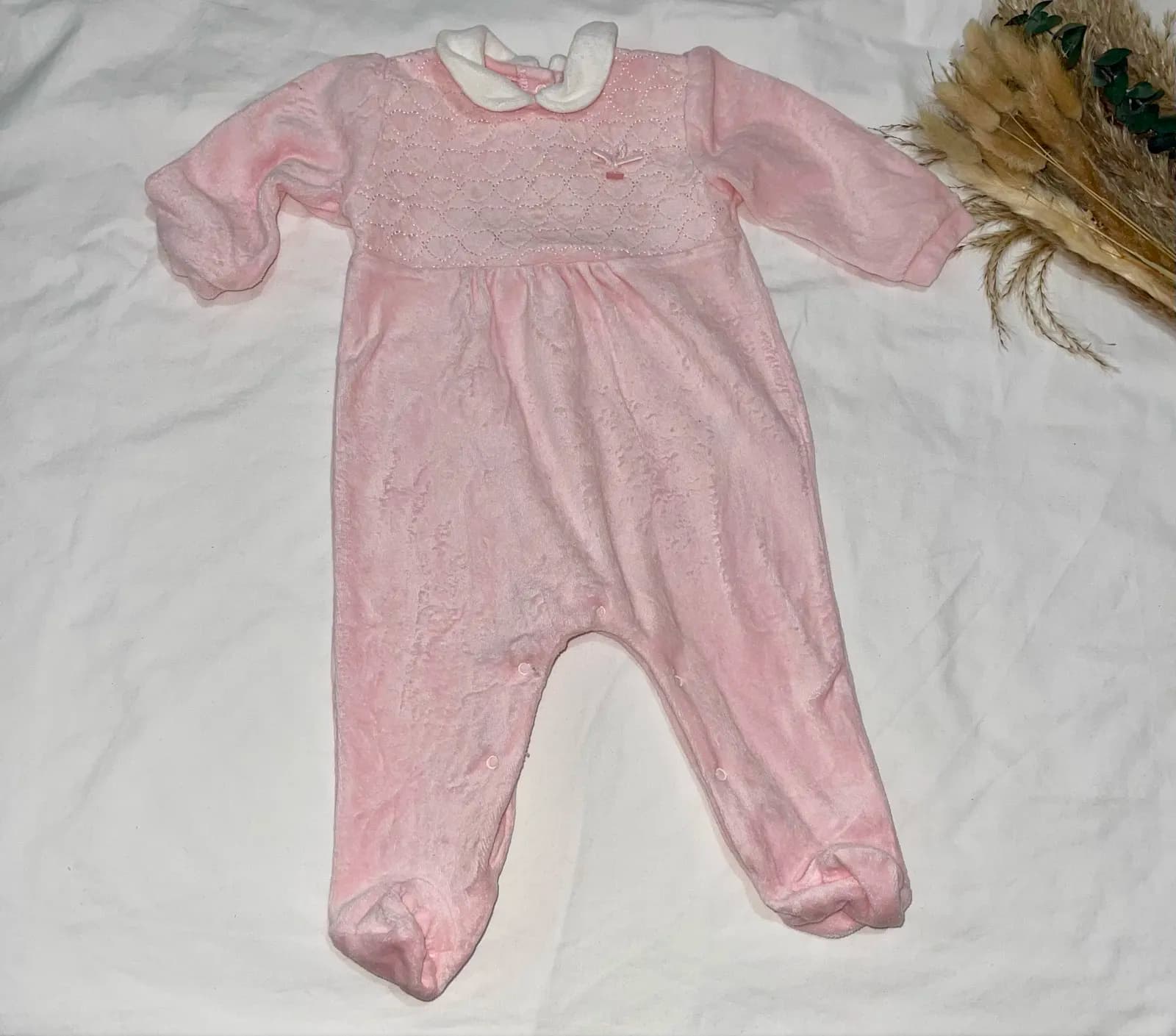 Pijamale për bebë në ngjyrë rozë