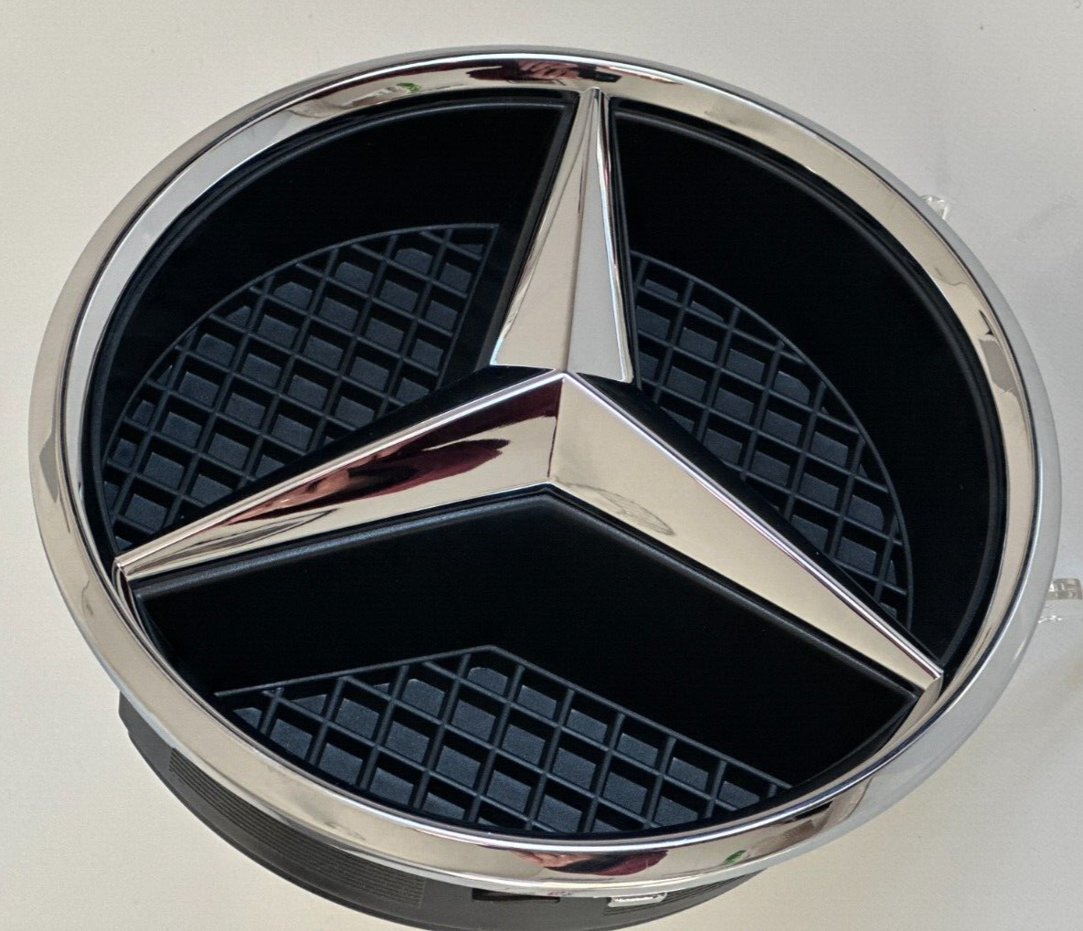 BENZ LOGO ORIGINAL
SILVER 18.5CM
