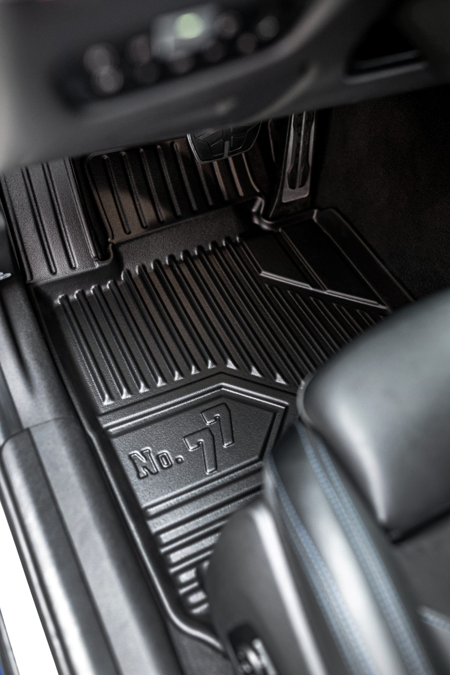 Tapet Këmbësh No.77 Audi Q7 II / Q8