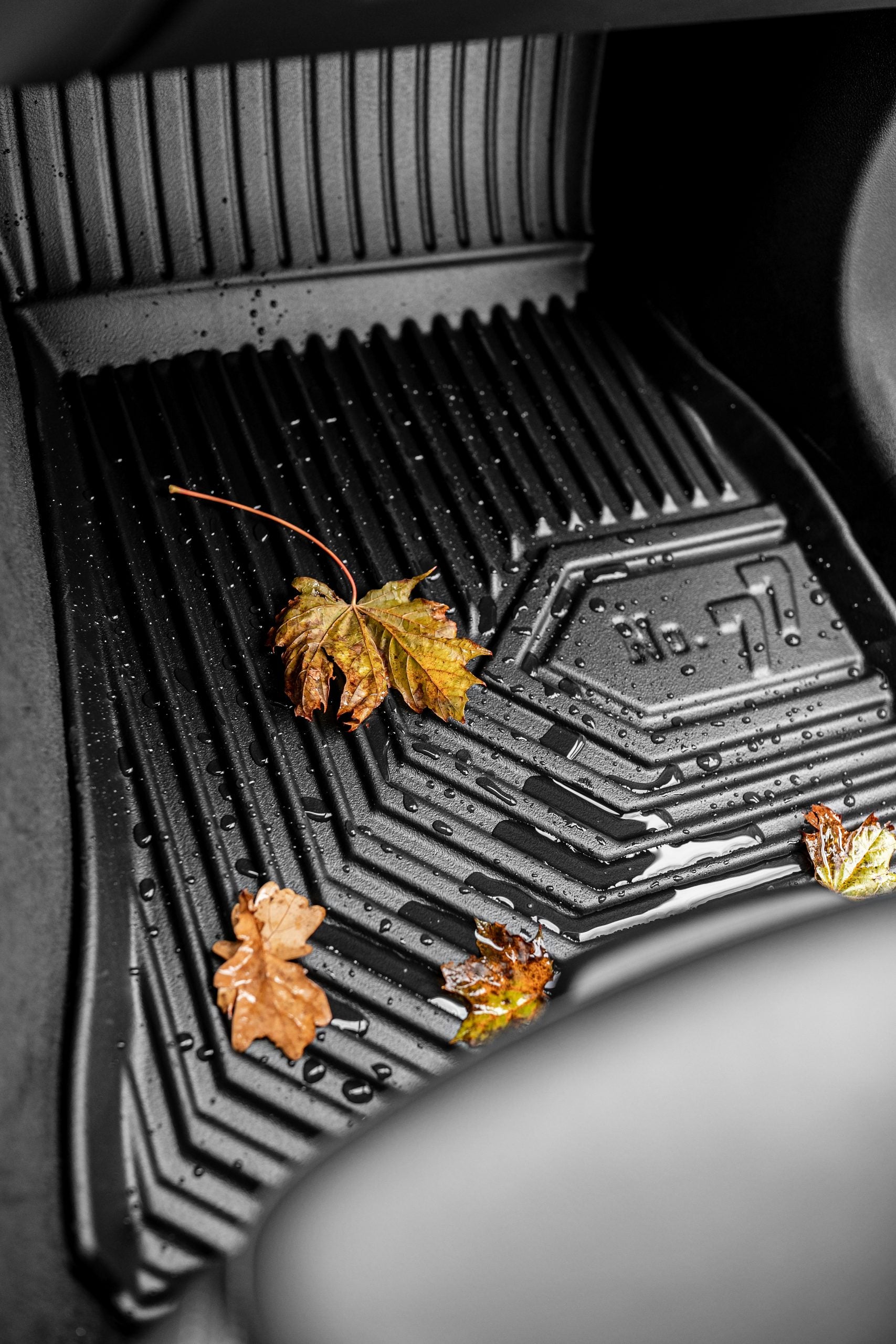 Tapet Këmbësh No.77 BMW Seria 3 E90